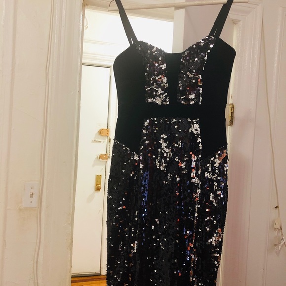 New Dress - Picture 1 of 3